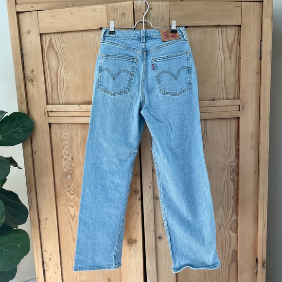 Levi’s Ribcage Straight - Picture 2 of 5